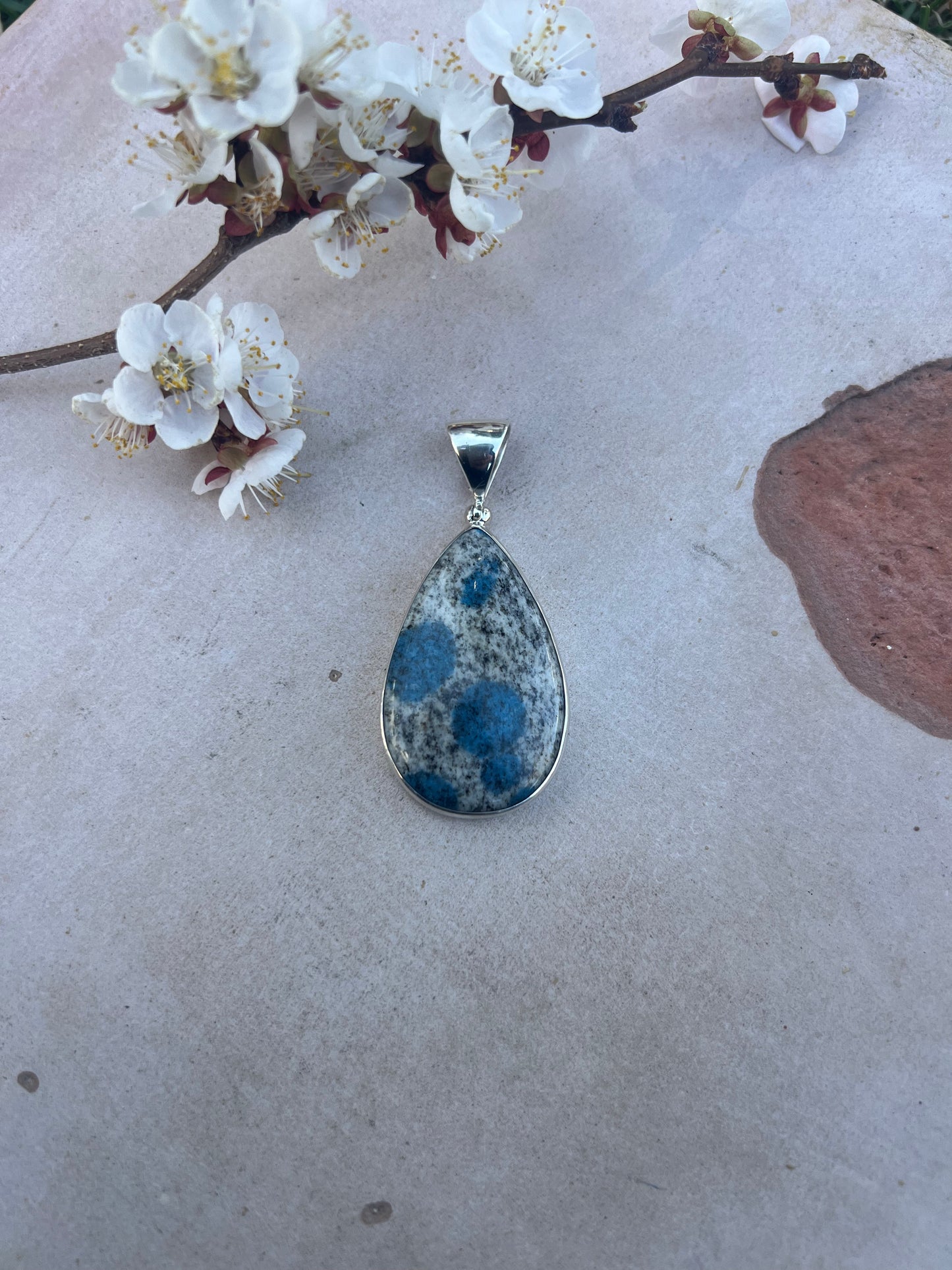 Granite with Apatite