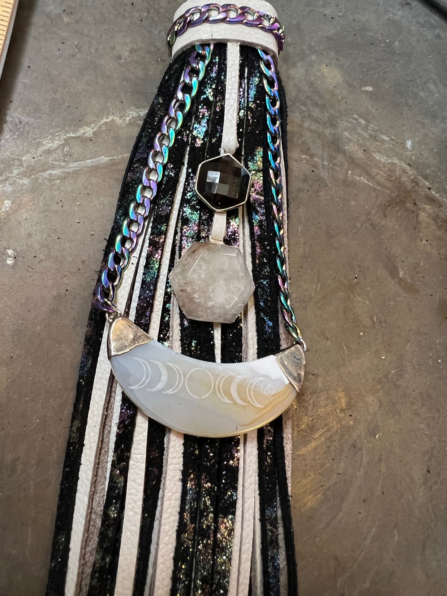 Salt/Oil Splatter - 11" - Single Clip Tassel