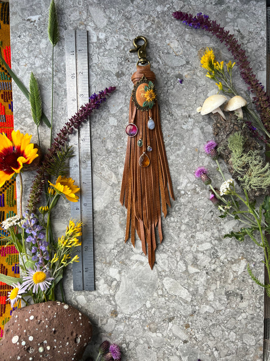 Tan - Single Clip Tassel - 11"